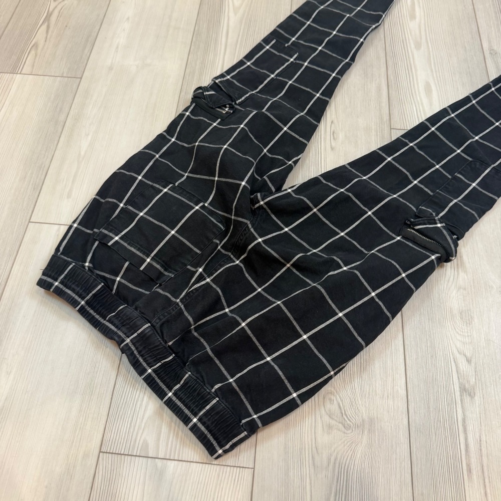 Hot Topic Black White Grid Plaid Cargo Jogger Pants Womens Medium Emo Grunge - Picture 8 of 10
